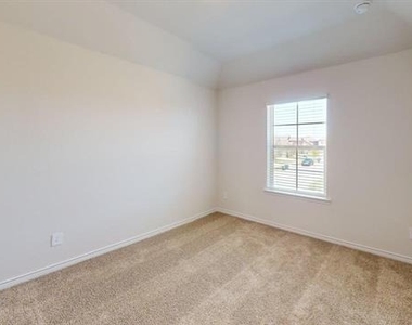 2724 Mexia Lane - Photo Thumbnail 12