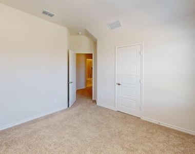 2724 Mexia Lane - Photo Thumbnail 13