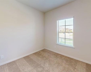 2724 Mexia Lane - Photo Thumbnail 11