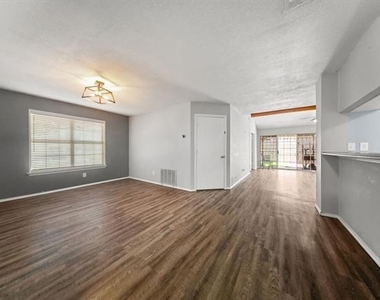 5501 Stoney Glen Drive - Photo Thumbnail 3