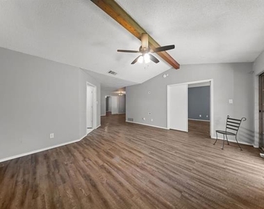 5501 Stoney Glen Drive - Photo Thumbnail 8