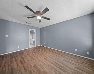 5501 Stoney Glen Drive - Photo Thumbnail 11