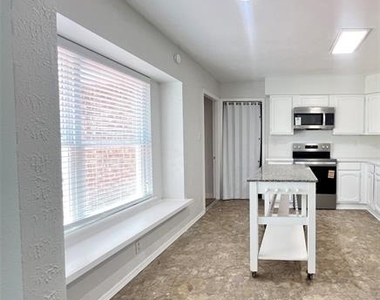 1308 Mistywood Lane - Photo Thumbnail 5