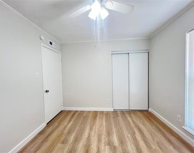1308 Mistywood Lane - Photo Thumbnail 9