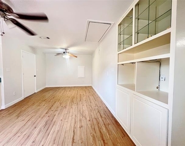 1308 Mistywood Lane - Photo Thumbnail 12