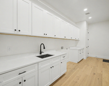 3229 E Roma Avenue - Photo Thumbnail 35