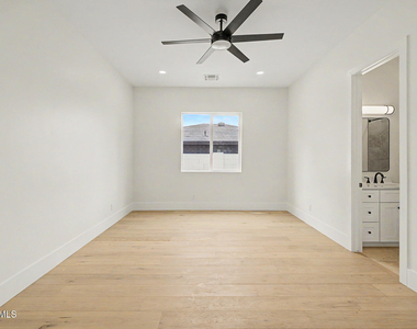 3229 E Roma Avenue - Photo Thumbnail 28