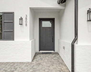 3229 E Roma Avenue - Photo Thumbnail 5