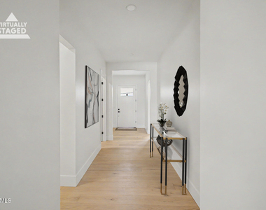 3229 E Roma Avenue - Photo Thumbnail 7