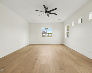 3229 E Roma Avenue - Photo Thumbnail 15