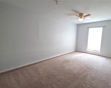 4514 Carmel Lane - Photo Thumbnail 6