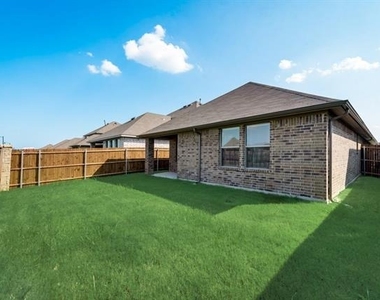 1080 Norias Drive - Photo Thumbnail 16