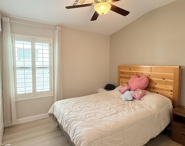 9850 W Deanna Drive - Photo Thumbnail 10