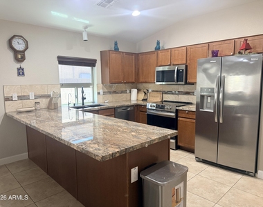 9850 W Deanna Drive - Photo Thumbnail 4