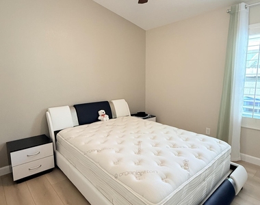 9850 W Deanna Drive - Photo Thumbnail 11