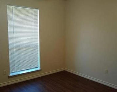 3204 Kellie Street - Photo Thumbnail 24