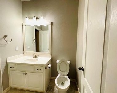 40 Emerald Pond Drive - Photo Thumbnail 28