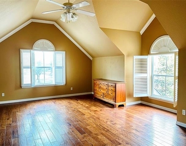 40 Emerald Pond Drive - Photo Thumbnail 20
