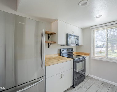 600 S Dobson Road - Photo Thumbnail 9