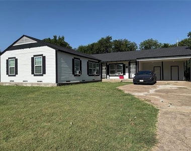 205 22nd Street - Photo Thumbnail 1