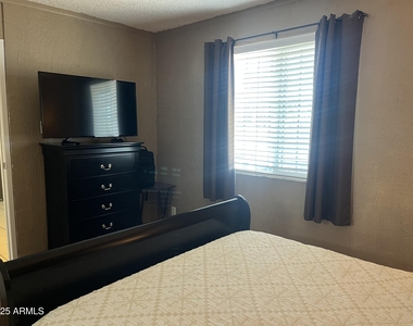 3313 N 68th Street - Photo Thumbnail 9