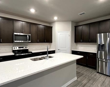 1608 Lannon Lane - Photo Thumbnail 2