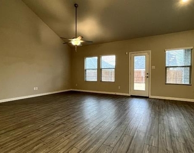 1608 Lannon Lane - Photo Thumbnail 4