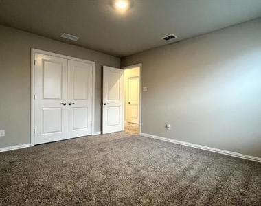 1608 Lannon Lane - Photo Thumbnail 8