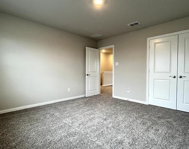 1608 Lannon Lane - Photo Thumbnail 7