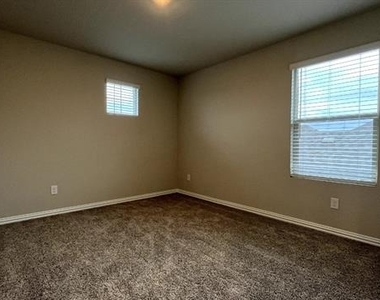1608 Lannon Lane - Photo Thumbnail 9