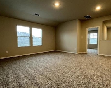 1608 Lannon Lane - Photo Thumbnail 5
