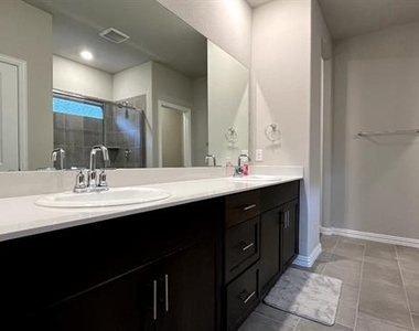 1608 Lannon Lane - Photo Thumbnail 19