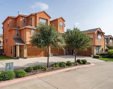 2640 Venice Drive - Photo Thumbnail 2