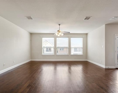 2640 Venice Drive - Photo Thumbnail 13