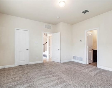 2640 Venice Drive - Photo Thumbnail 5