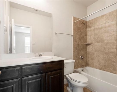 2640 Venice Drive - Photo Thumbnail 6