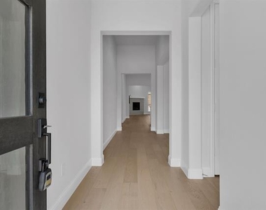 16128 Harris Hawk Street - Photo Thumbnail 4
