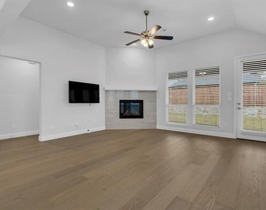 16128 Harris Hawk Street - Photo Thumbnail 15
