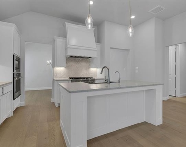 16128 Harris Hawk Street - Photo Thumbnail 9