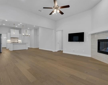 16128 Harris Hawk Street - Photo Thumbnail 17