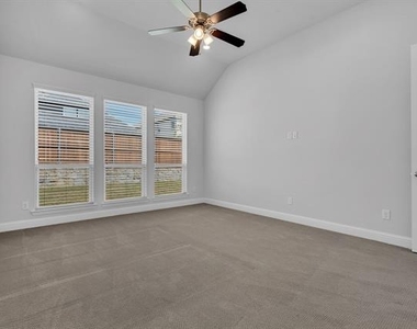 16128 Harris Hawk Street - Photo Thumbnail 20