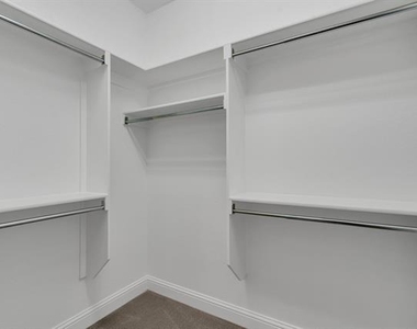 16128 Harris Hawk Street - Photo Thumbnail 24