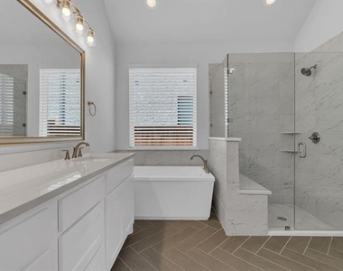 16128 Harris Hawk Street - Photo Thumbnail 22