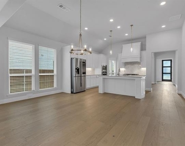 16128 Harris Hawk Street - Photo Thumbnail 13