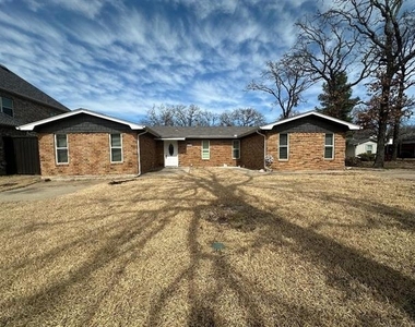 532 Oak Grove Lane - Photo Thumbnail 1