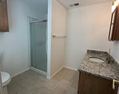 532 Oak Grove Lane - Photo Thumbnail 9