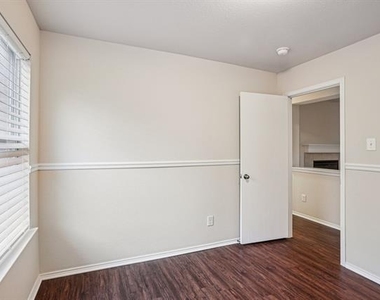 9120 Sun Haven Way - Photo Thumbnail 14