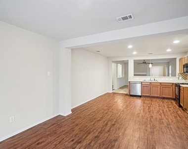 9120 Sun Haven Way - Photo Thumbnail 4