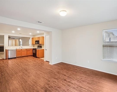 9120 Sun Haven Way - Photo Thumbnail 3