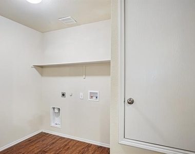 9120 Sun Haven Way - Photo Thumbnail 28